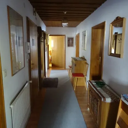 Traudl Singer Lejlighed *