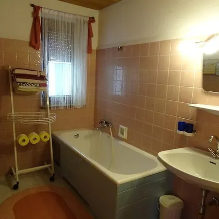 דירה Traudl Singer